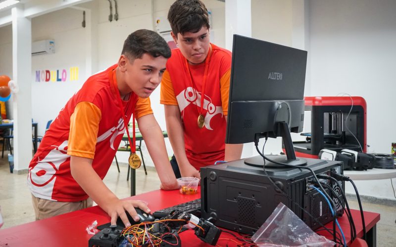 Curso gratuito de introdução à robótica tem mais de 900 vagas abertas em Goiás