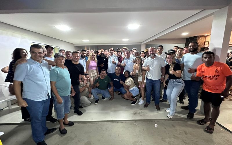 *Em sua casa, em São Miguel, Vicentinho Júnior é aclamado por lideranças do Bico como pré-candidato ao governo do Tocantins