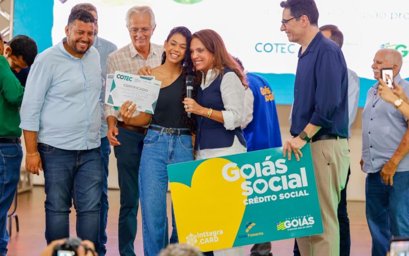Em Palmeiras de Goiás, Gracinha Caiado anuncia investimento de R$ 10 milhões para o Crédito Social em 2026