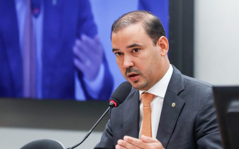 Vicentinho Júnior garante que, caso seja eleito, gabinete do secretário de Saúde será no HGP