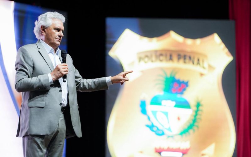 Caiado ministra aula magna do primeiro curso de pós-graduação em Execução de Polícia Penal 