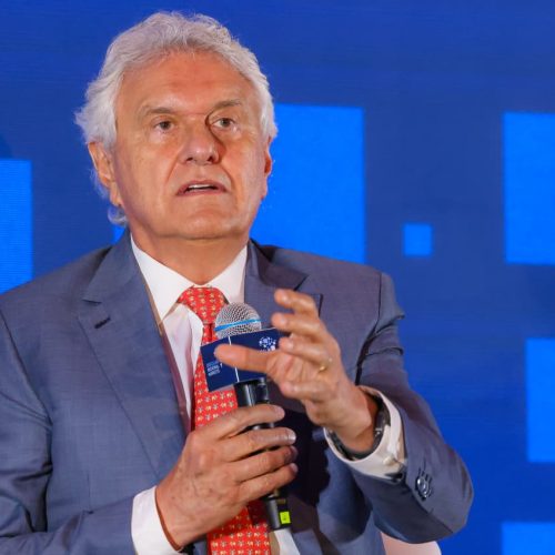 Caiado destaca gestão fiscal e ambiente seguro para investimentos em Goiás durante fórum nacional
