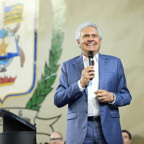 Caiado e Gracinha anunciam investimento de R$ 75 milhões do Bolsa Uniforme para alunos de Colégios Militares