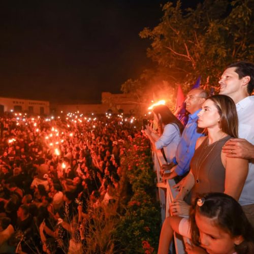 Daniel Vilela acompanha Procissão do Fogaréu e destaca resgate da vida religiosa do Estado