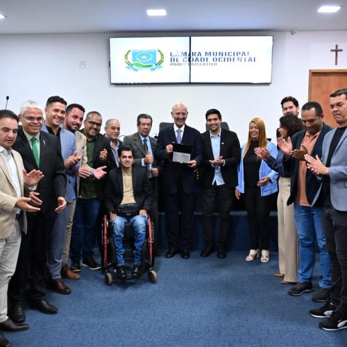 José Roberto Arruda recebe Comenda de Santo Antônio na Câmara Municipal de Cidade Ocidental