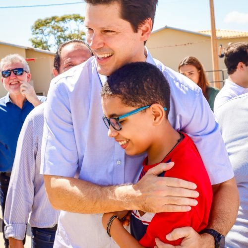 Daniel Vilela entrega 711 apartamentos em Jataí