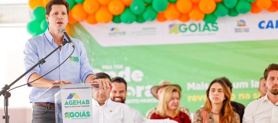 “É uma virada de chave na vida das pessoas”, diz Daniel Vilela ao entregar 324 moradias em Valparaíso de Goiás
