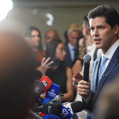 Daniel Vilela assina adesão e Goiás passa a subsidiar diesel com R$ 0,60 por litro