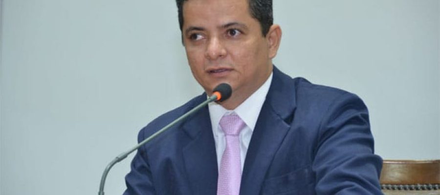 Deputado denuncia demissões no HRA por perseguição política