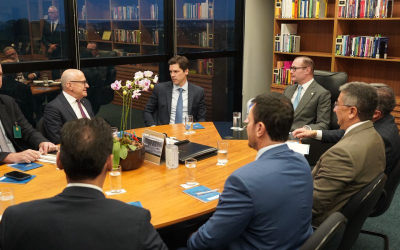 Daniel Vilela se reúne com ministro do STF e articula redistribuição de royalties do petróleo