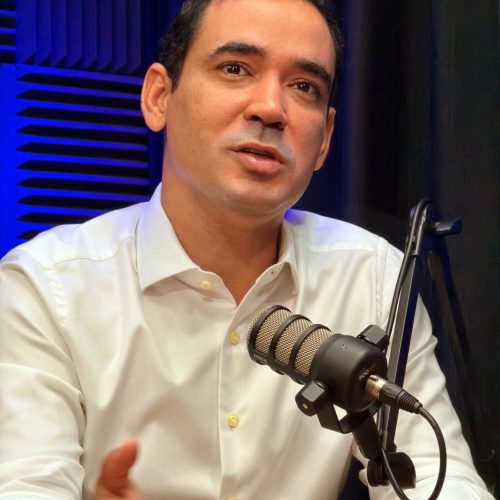 Vicentinho Júnior encerra mês de abril com a liberação de mais de R$ 22 milhões em benefício  para vários municípios