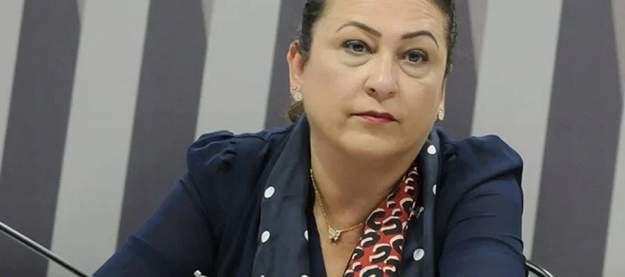 Grupo do PT aciona direção nacional contra filiação de Kátia Abreu