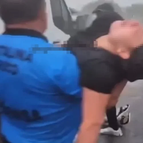 Manifestantes são carregados após raio cair em ato de Nikolas no DF