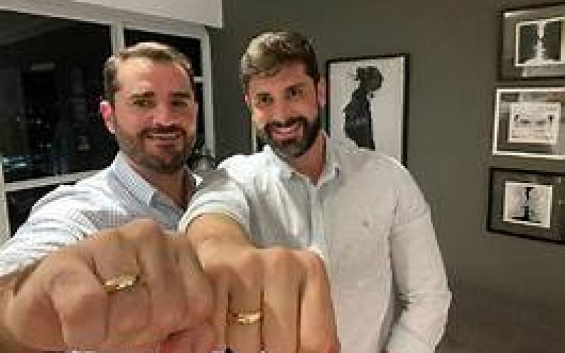 Âncora do Jornal Hoje, da TV Globo, assume relacionamento gay após 5 anos