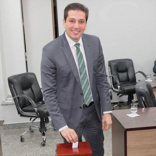 Olyntho é eleito presidente da Comissão de Finanças da Assembleia 