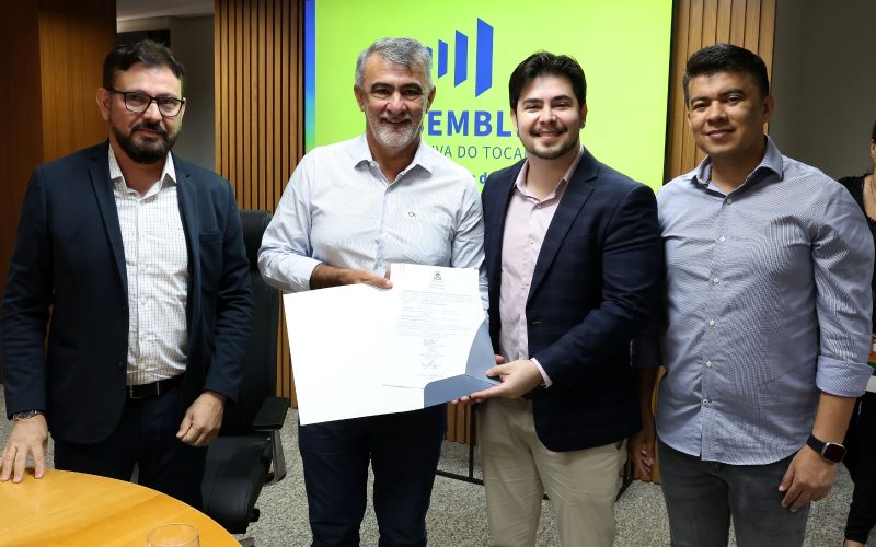 Aleto empossa primeiros dez servidores aprovados em concurso público