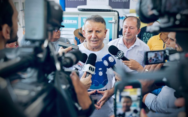 Prefeito  Eduardo nomeia 1.236 aprovados em concurso da Educação