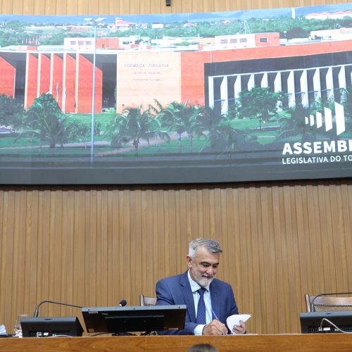 Com apoio do presidente Amélio Cayres, PCCR da Educação é aprovado na Aleto