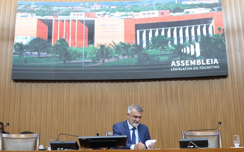 Com apoio do presidente Amélio Cayres, PCCR da Educação é aprovado na Aleto