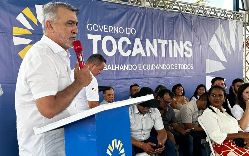 Amélio Cayres prestigia entrega de obras em Buriti do Tocantins