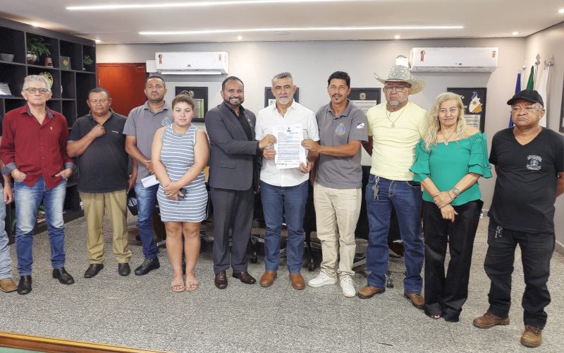 Amélio Cayres recebe representantes de povos e comunidades tradicionais do Tocantins