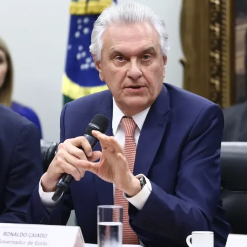 Federação não pode ser usada como moeda de troca para a vice, diz Caiado