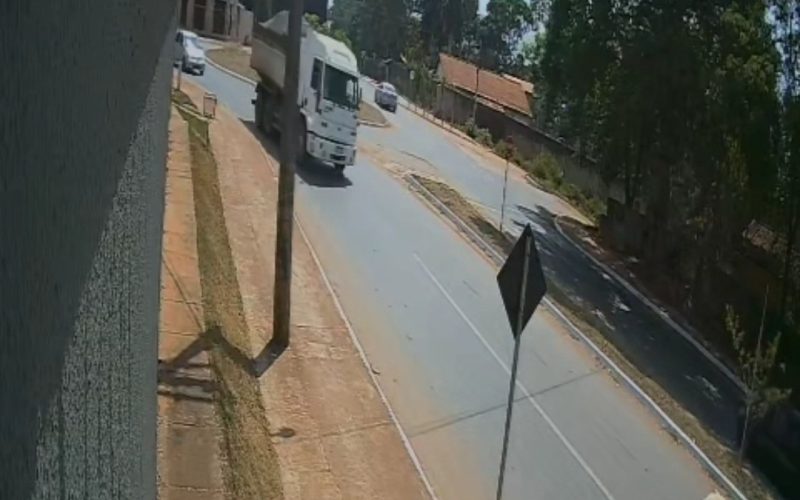 Prefeitura de Aparecida aplica multa de R$ 30 mil por descarte irregular de entulho