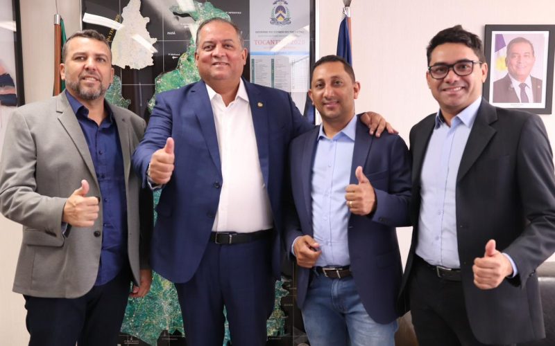 Senador Eduardo Gomes recebe presidente da ATM e outros prefeitos