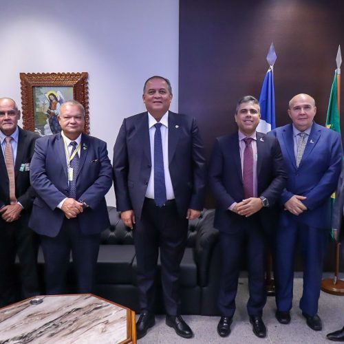 Senador Eduardo Gomes recebe representantes do Fisco em Brasília e debate pautas tributárias