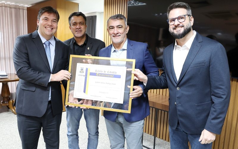 Assembleia entrega do Título de Cidadão Tocantinense ao presidente daOAB/TO