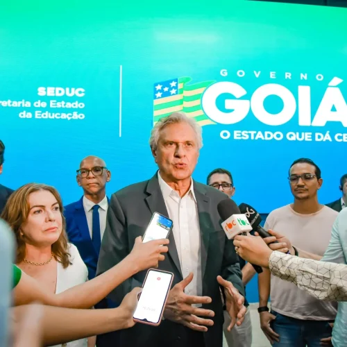 Caiado nomeia 315 novos professores