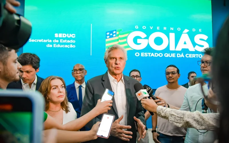 Caiado nomeia 315 novos professores