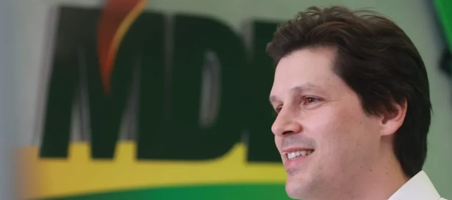 Goiás: Ana Paula Rezende sai do MDB