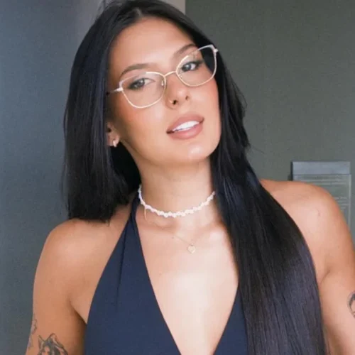 Ana Castela se revolta após ser “extorquida” por manicure: “Roubo”