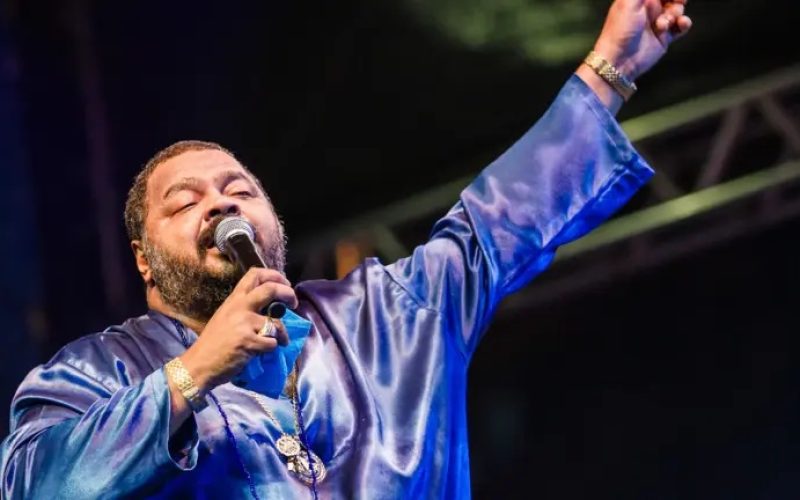 Morre o sambista Arlindo Cruz