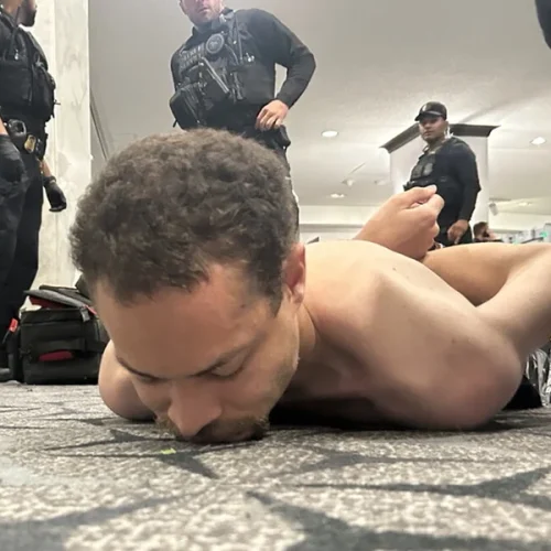 Atirador que tentou invadir jantar com Trump vai à audiência nesta 2ª