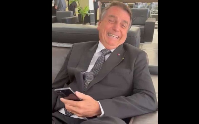 Aliados aconselham Bolsonaro a cumprir prisão domiciliar e esquecer anistia