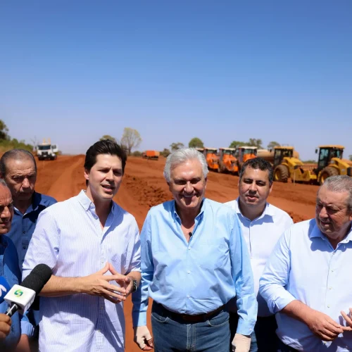 Caiado e Daniel lideram pacote com 70 obras simultâneas e R$ 3,7 bilhões de investimentos