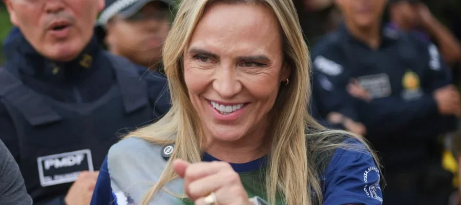 “Brasil é um país cristão”, diz Celina em Via-Sacra no Morro da Capelinha