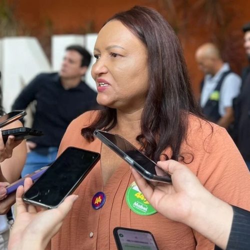 Prefeitos brasileiros presos em Israel vivem rotina de tensão
