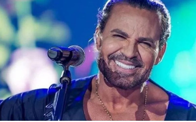 Eduardo Costa explica queda de cabelo: ” Usei muita bomba”