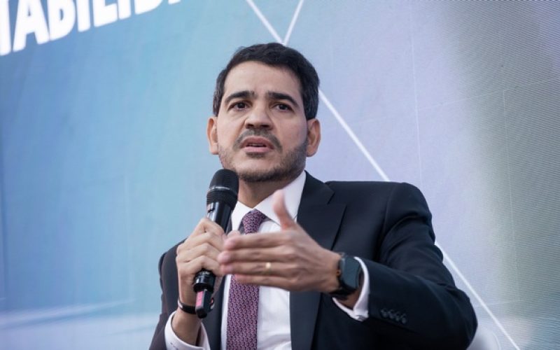 Governo Bolsonaro montou ‘uma engenharia criminosa’ para fraudar o INSS, diz ministro da AGU