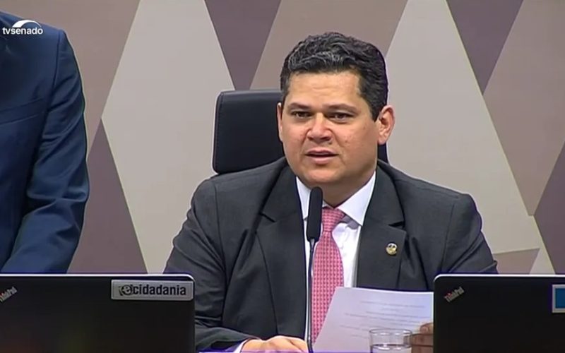 Conheça os candidatos às presidências da Câmara e do Senado; eleição será  no sábado (1/2)