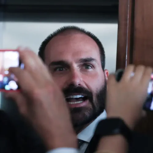 Eduardo Bolsonaro quer disputar 2026 para manter bolsonarismo