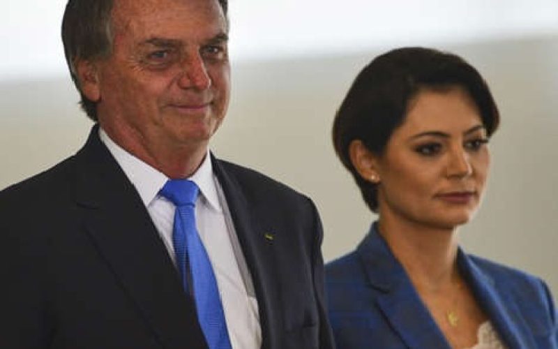 Michelle reage com fúria após O Globo ironizar internação de Bolsonaro