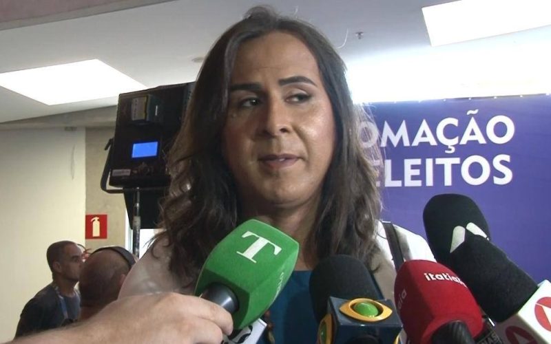 Deputada pede prisão de Bolsonaro