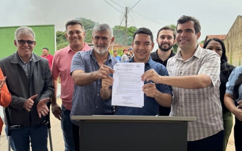 Deputado Amélio celebra retomada das obras  em São Miguel do Tocantins