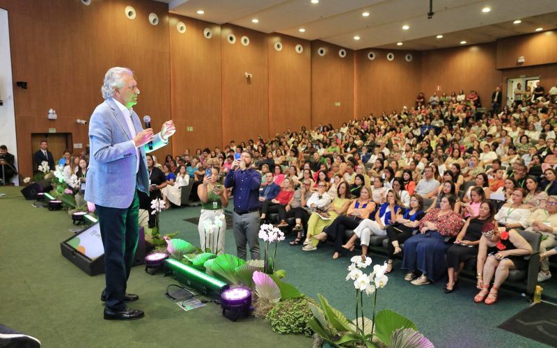 Caiado enaltece trabalho de assistentes sociais goianos: “Ensinam ao país como é ser 1º lugar”