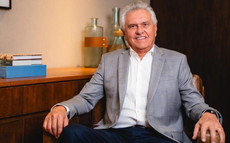 Taxar ricos é ‘ato populista’ de governo que gasta muito, diz Caiado à BBC