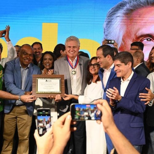 Caiado critica Lula e Gleisi e manda recados indiretos a Bolsonaro em lançamento de pré-candidatura